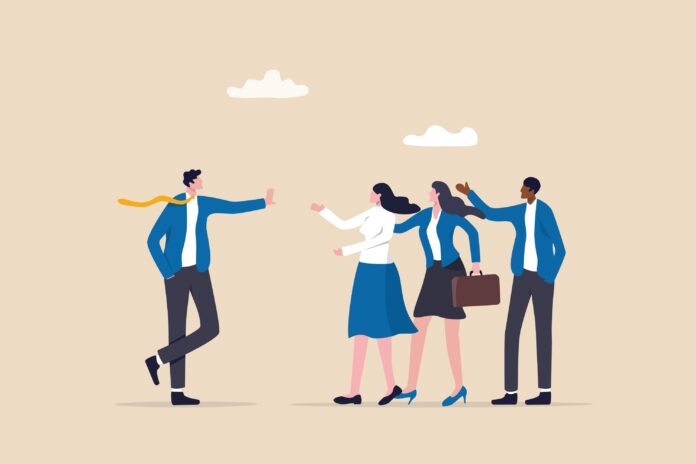 Assertive,Communication,For,Leadership,,Behavior,To,Compromise,To,Solve,Problem
